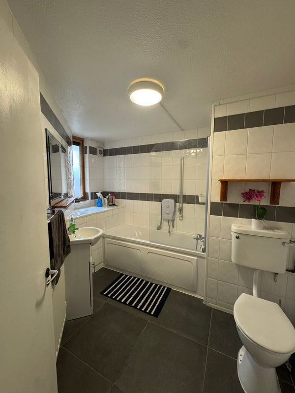 Room Salisbury Terrace in Greater London