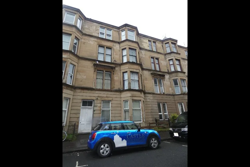 Room Craigmaddie Terrace Lane in Glasgow
