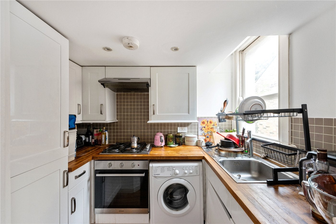 Flat Geldeston Road in Greater London