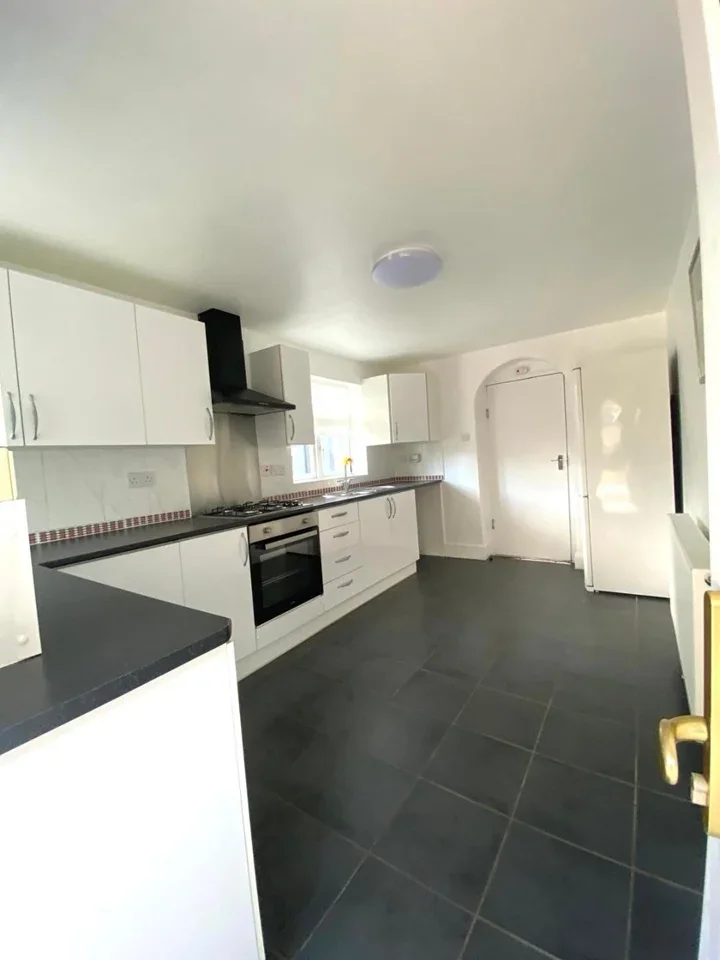 House Saunton Avenue in Greater London