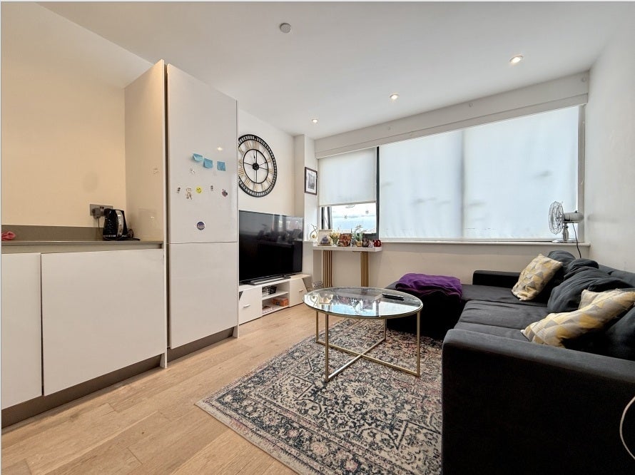 Flat Mote Road in Maidstone