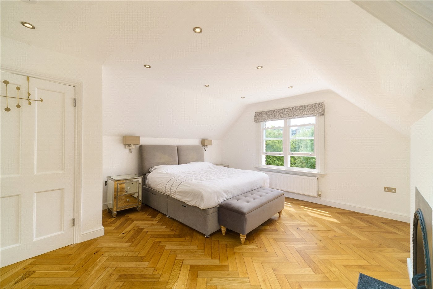 Flat St John's Avenue in Greater London