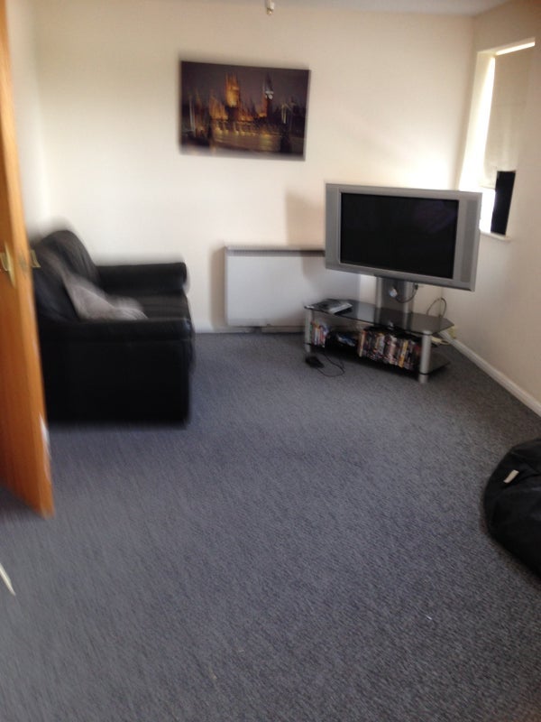 Room Celerity Drive in Cardiff
