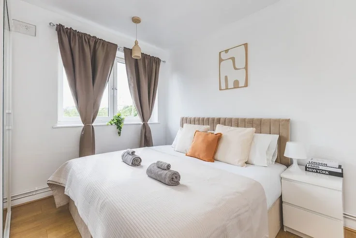 Flat Fair Street in Greater London