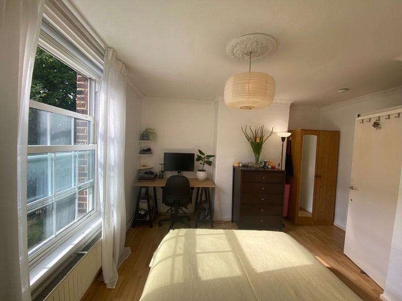 Room Hollybush Gardens in Greater London