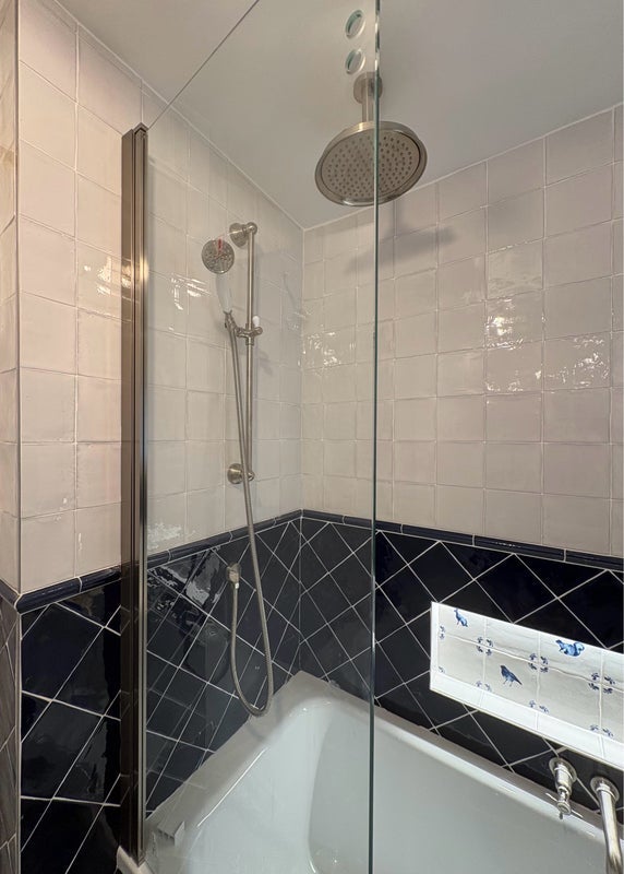 Room Mallinson Road in Greater London