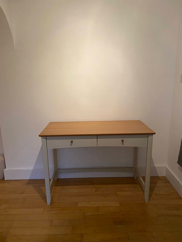 Room Mallinson Road in Greater London