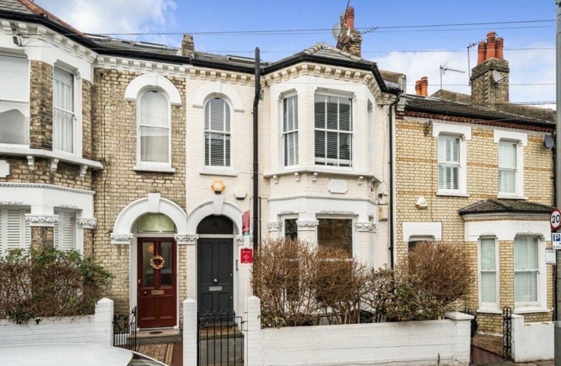 Room Mallinson Road in Greater London