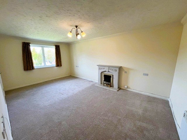 Flat Warwick Road in Metropolitan Borough of Solihull
