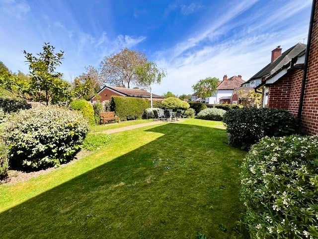 Flat Warwick Road in Metropolitan Borough of Solihull