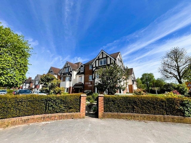Flat Warwick Road in Metropolitan Borough of Solihull