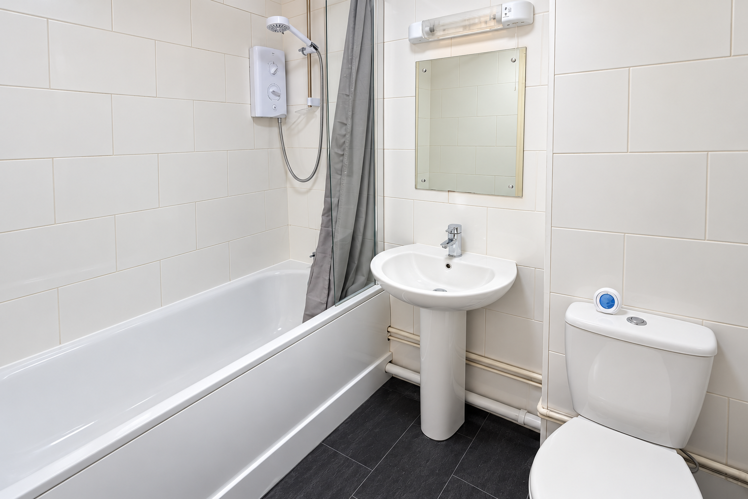 Flat Hambledon Road in St. Georges