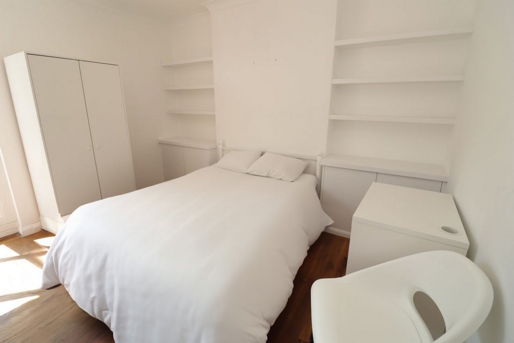 Room Globe Road in Greater London