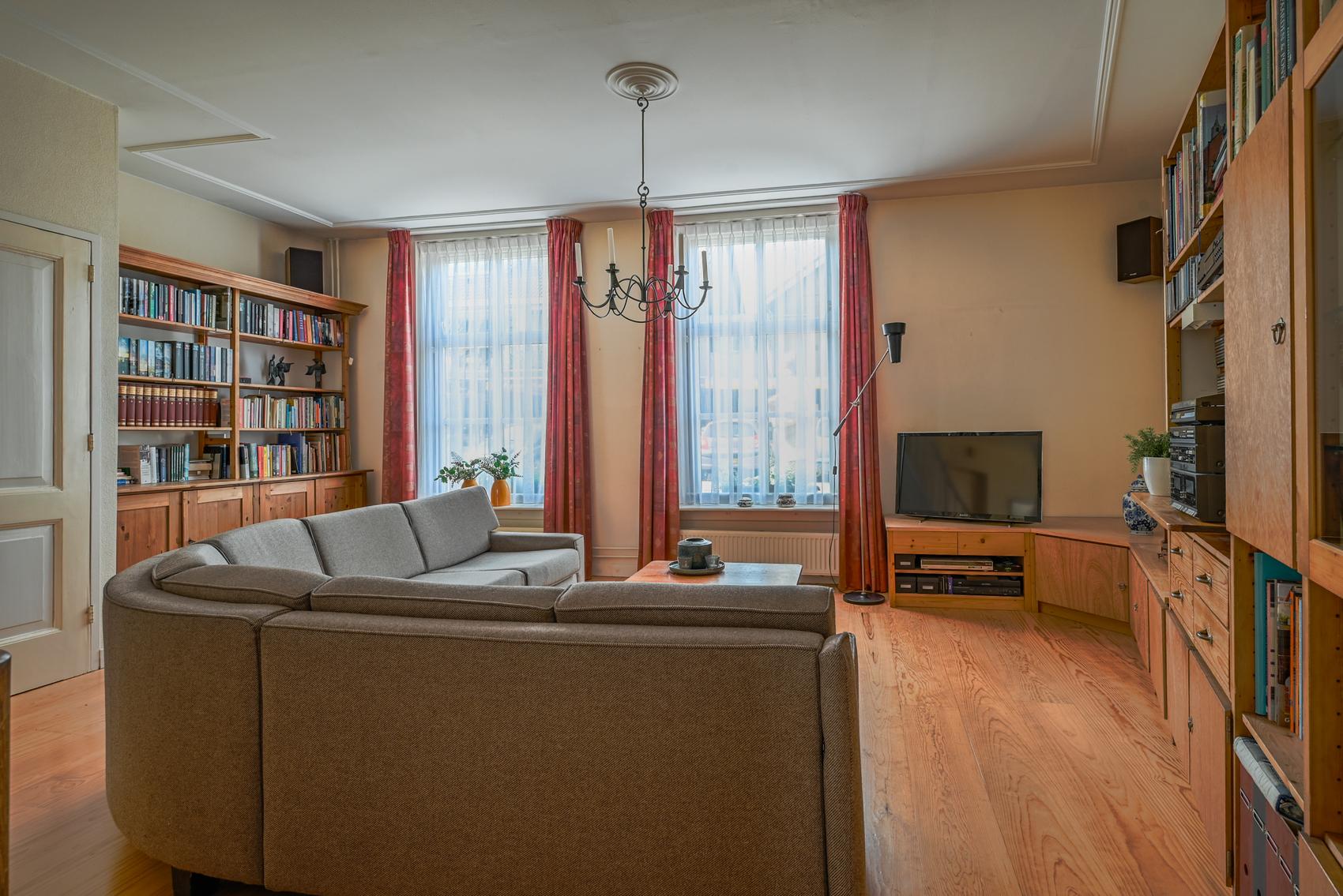 Tussenwoning te koop: Dorpsstraat 24, Bergschenhoek