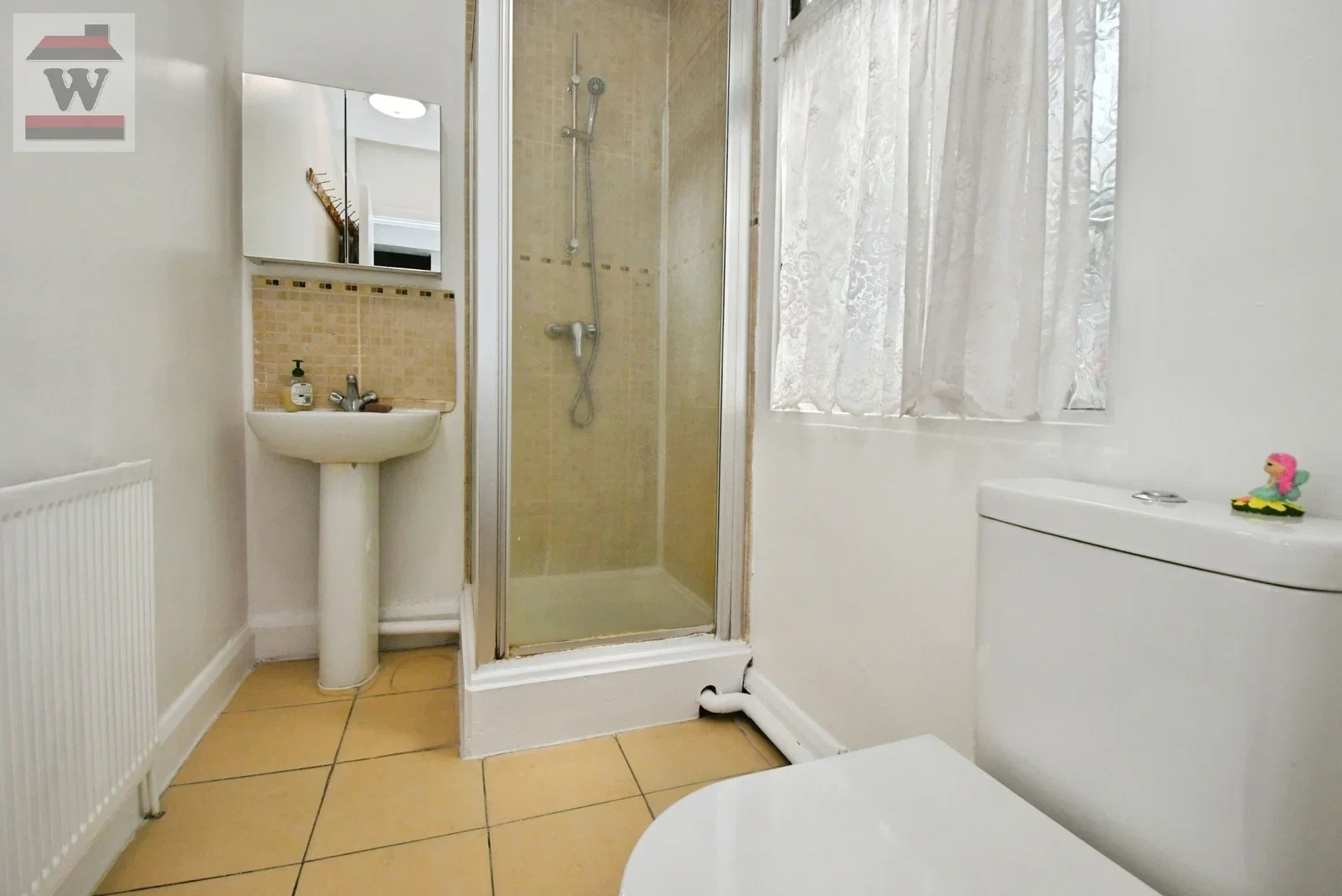 Flat Hammond Road in Greater London