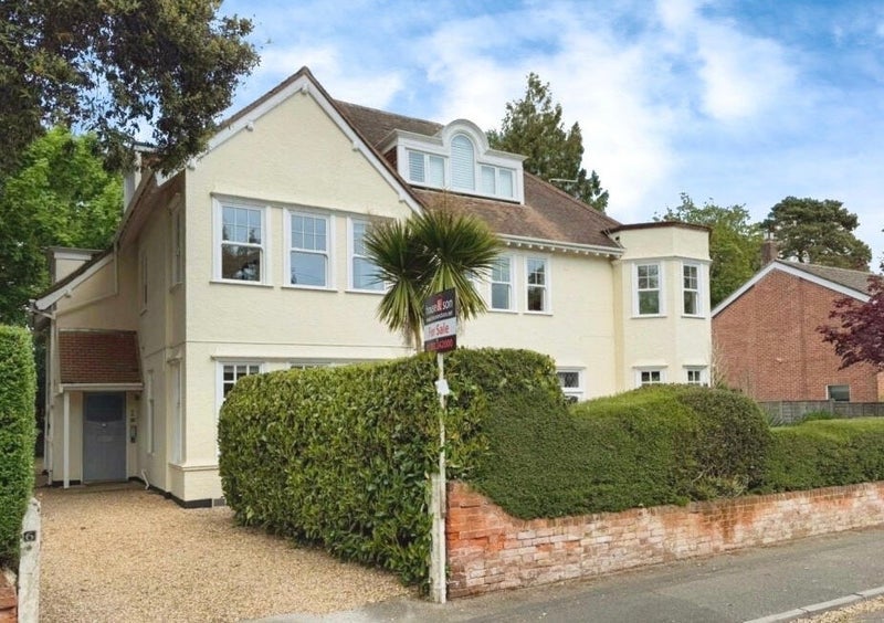 Flat St Augustin's Road in Bournemouth