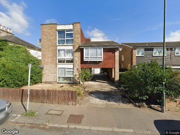 Flat Melbourne Road in Greater London