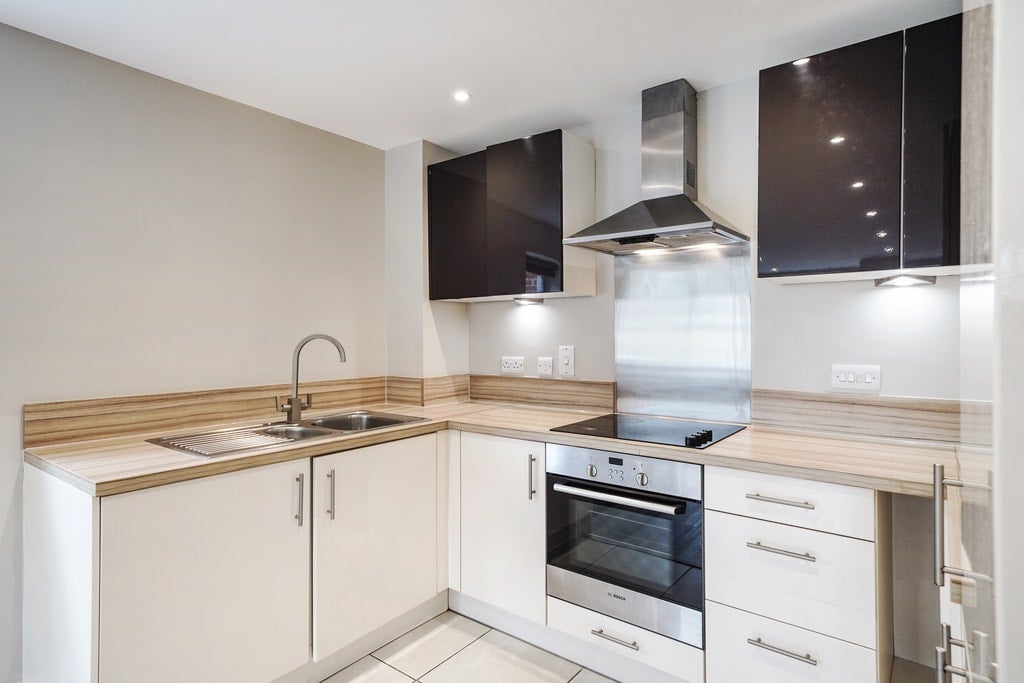 Flat King Johns Place in Borough of Runnymede