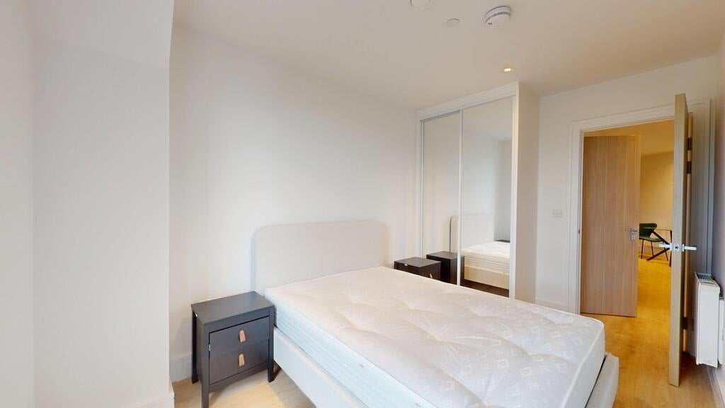 Flat Beverley Way in Greater London