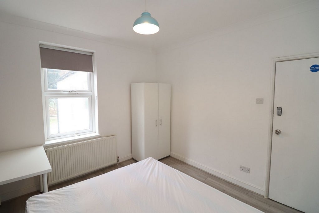 Room Globe Road in Greater London