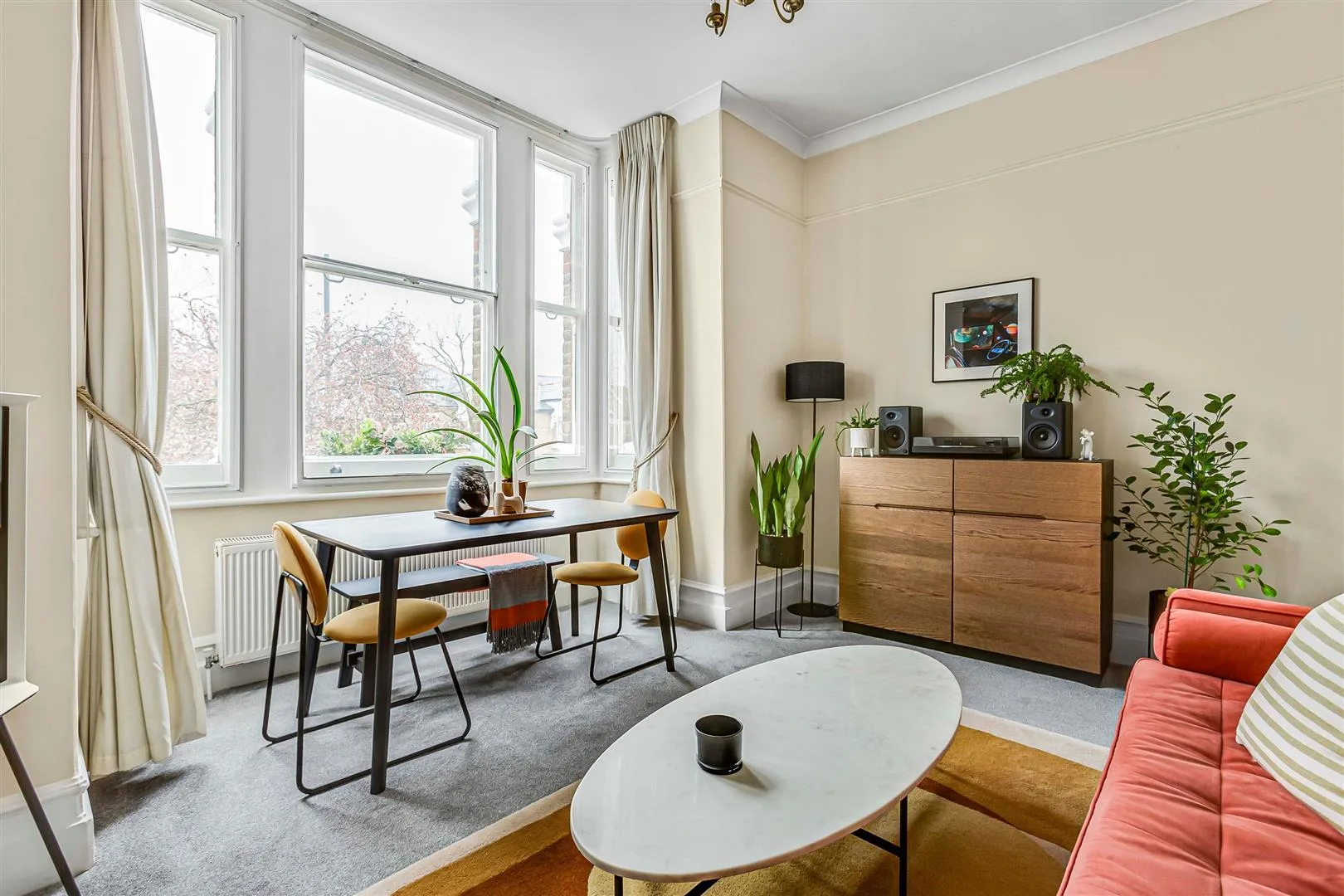 Flat Castelnau in Greater London