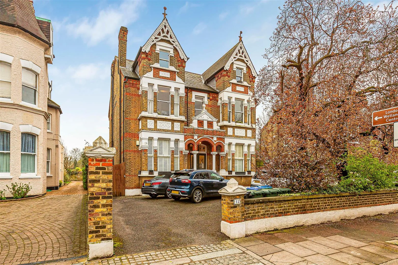 Flat Castelnau in Greater London