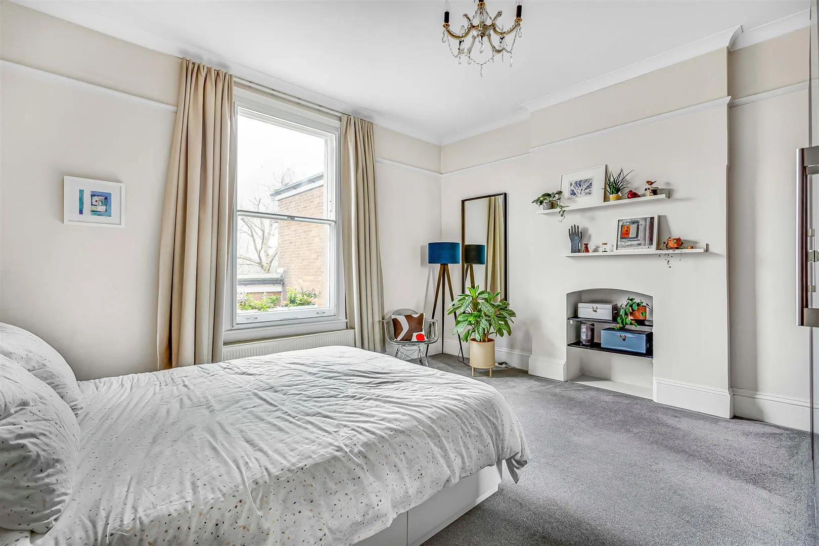 Flat Castelnau in Greater London
