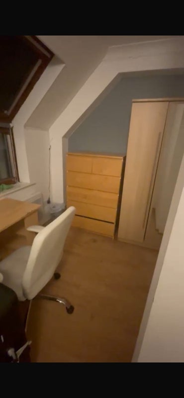 Room Fowey Close in Greater London