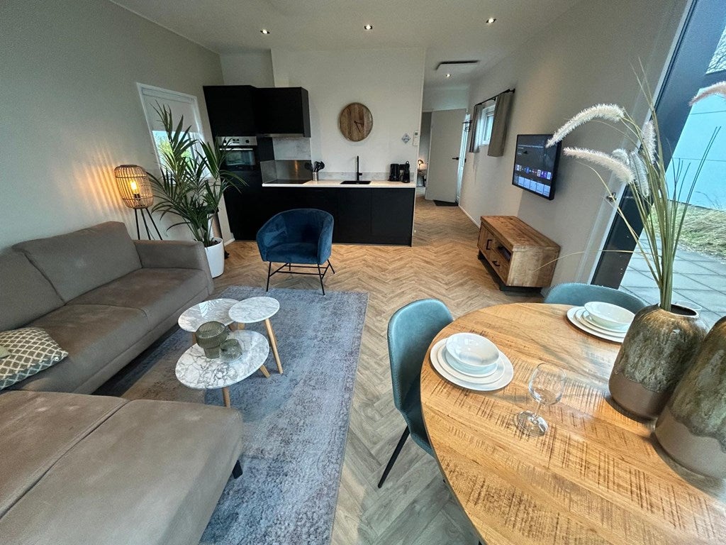 Tussenwoning te koop: Postweg 10-132, De Cocksdorp