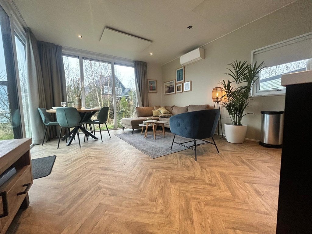 Tussenwoning te koop: Postweg 10-132, De Cocksdorp