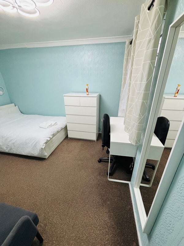 Flat Leahurst Crescent in Birmingham
