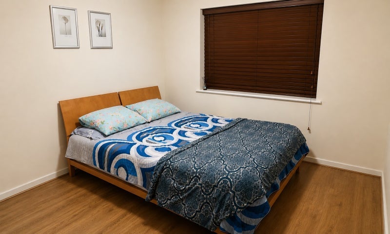 Room Crown Mews in Greater London