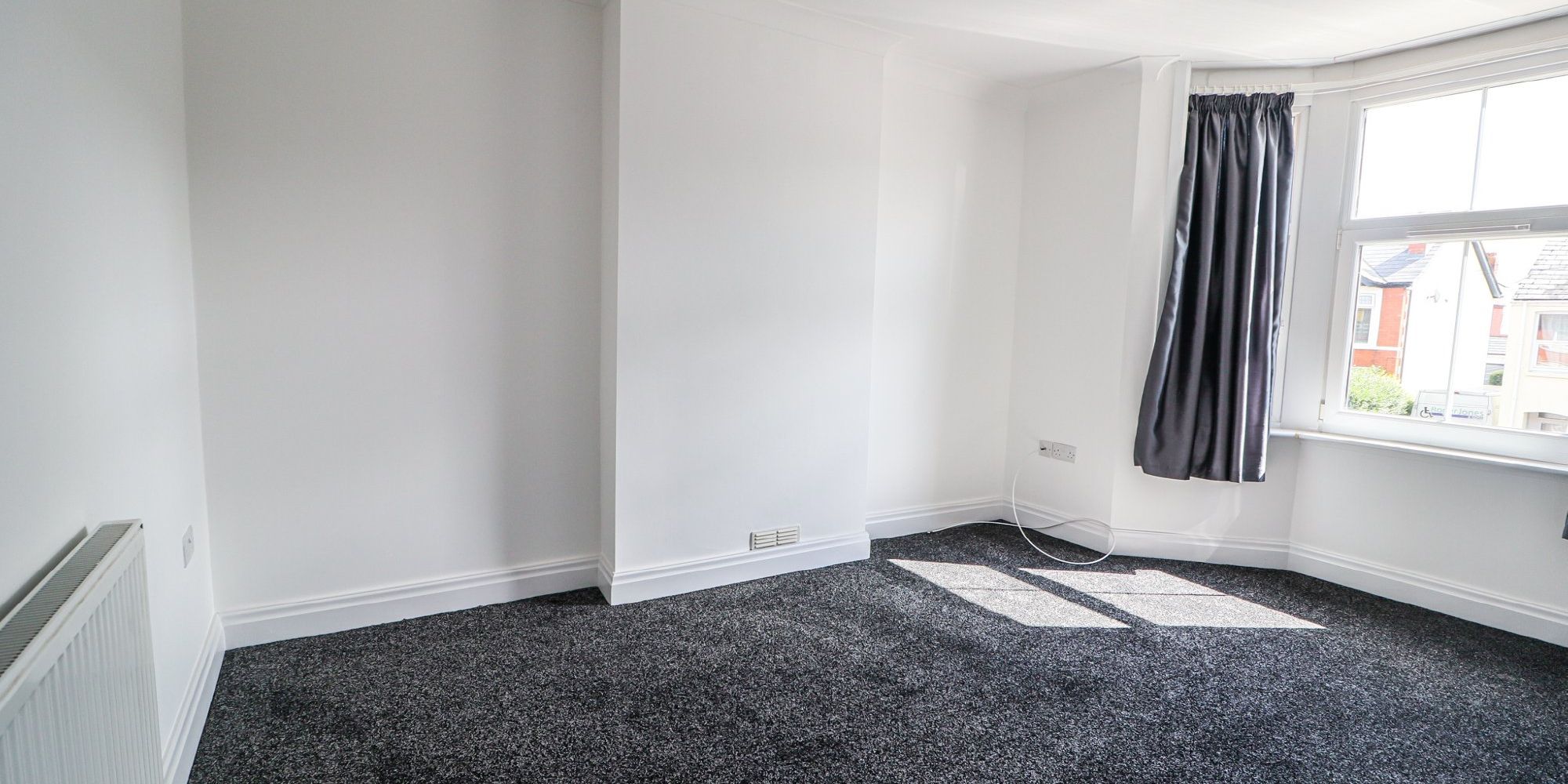 Flat Caerphilly Road in Cardiff