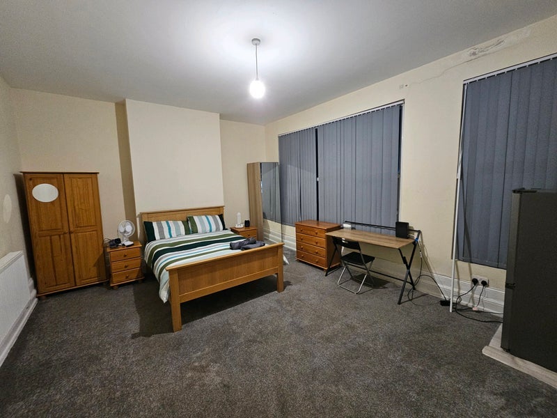 Room Wilbraham Road in Manchester