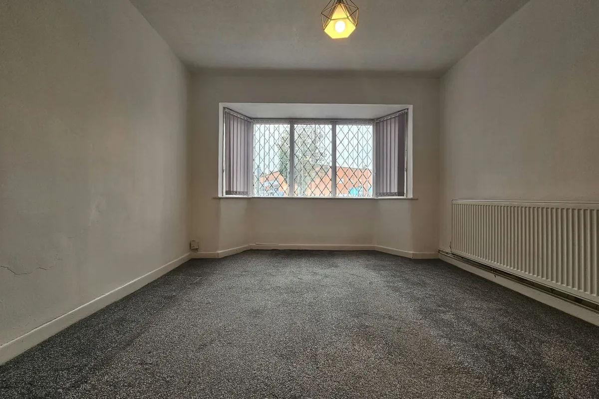 House Eastwood Road in Sandwell