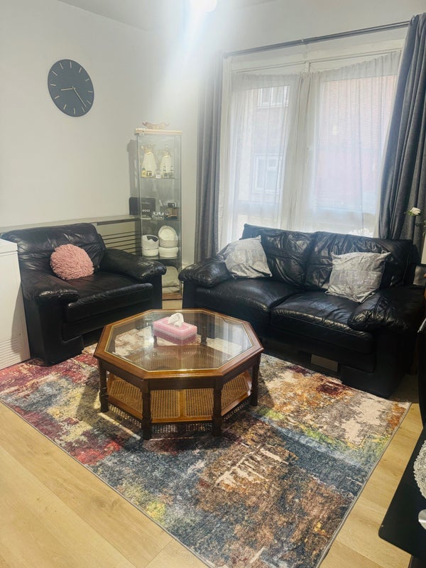 Room Prout Road in Greater London