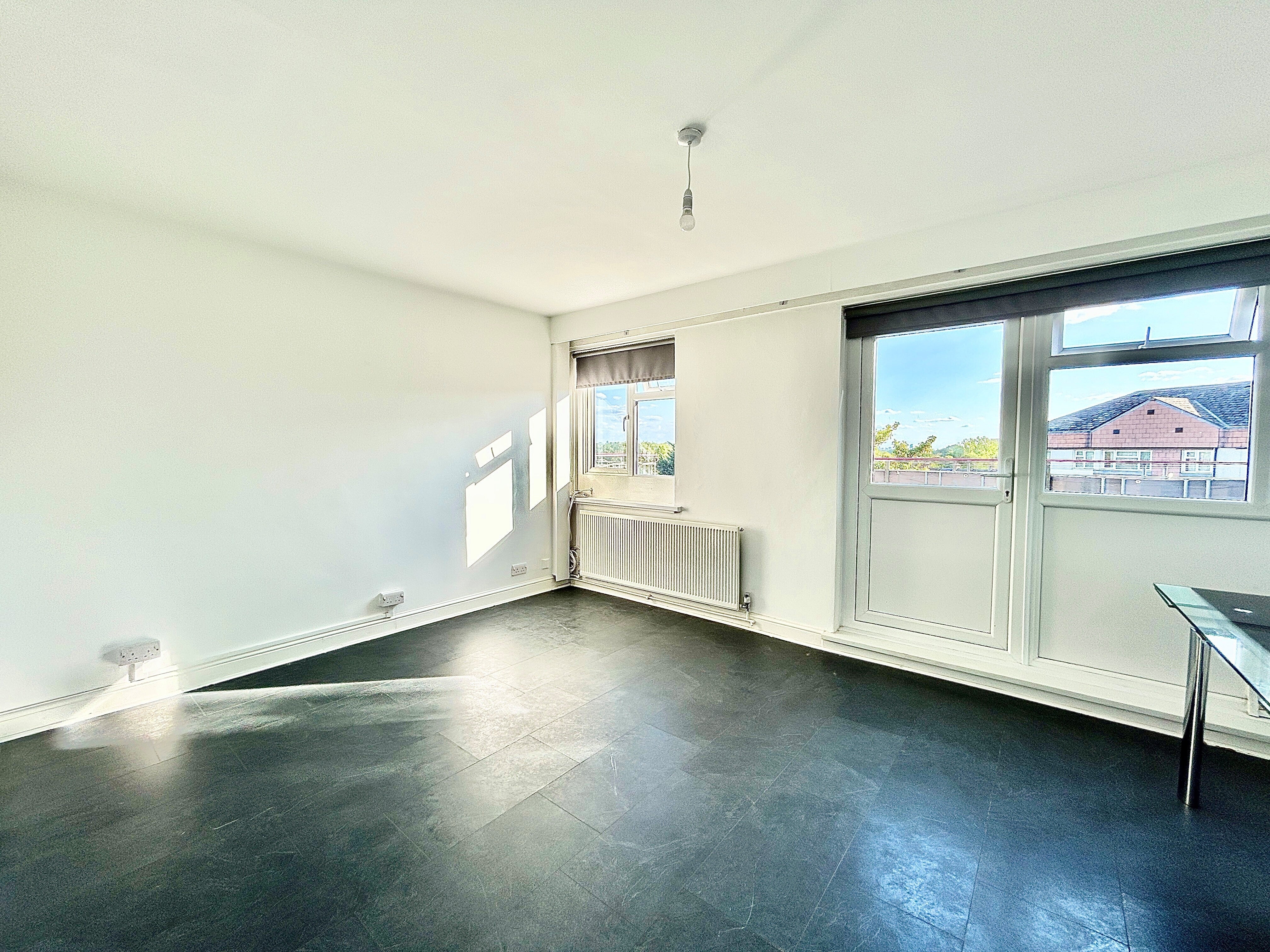 Flat Aldriche Way in Greater London