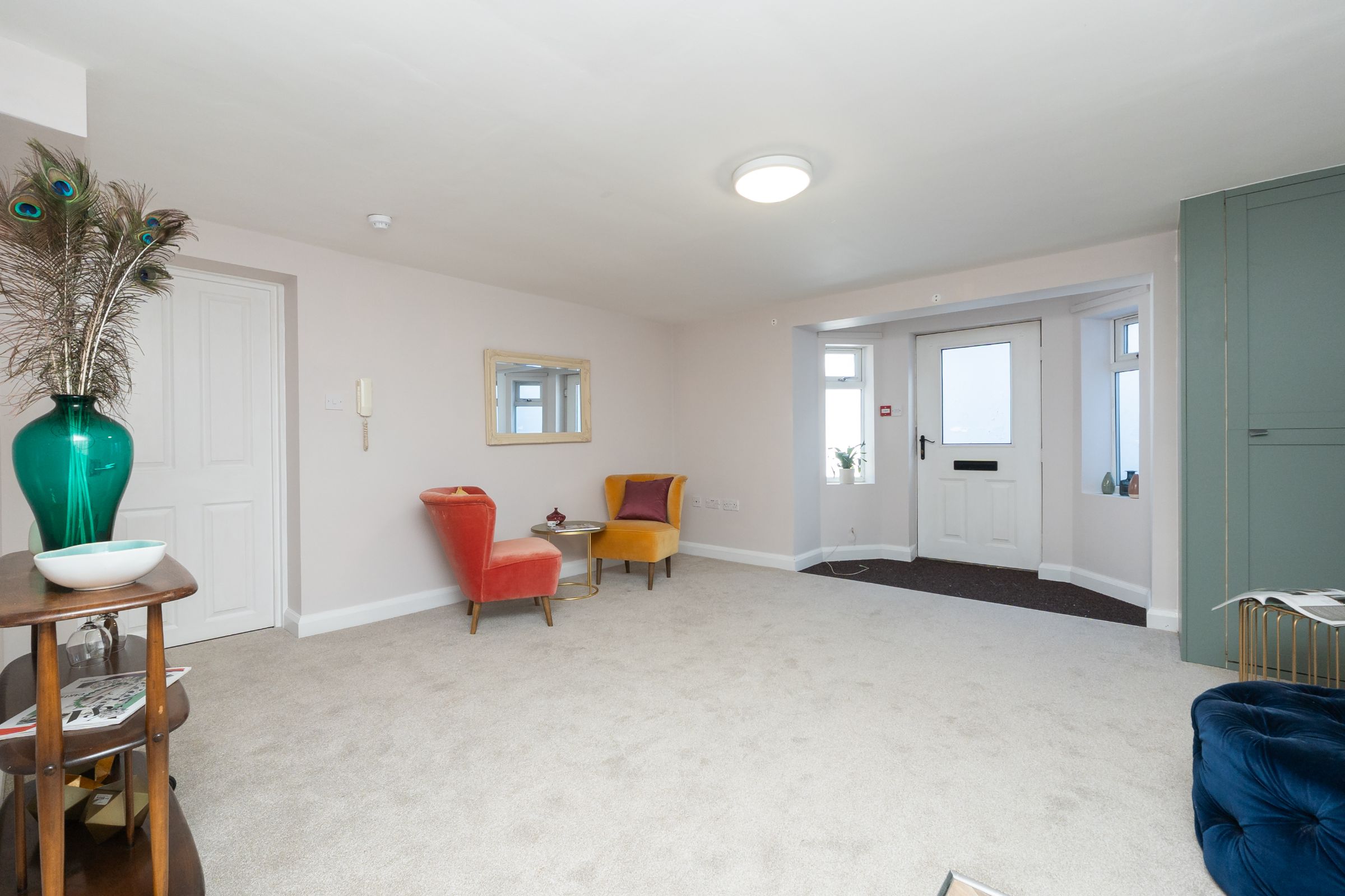 Flat Saint Nicholas Road in Bristol