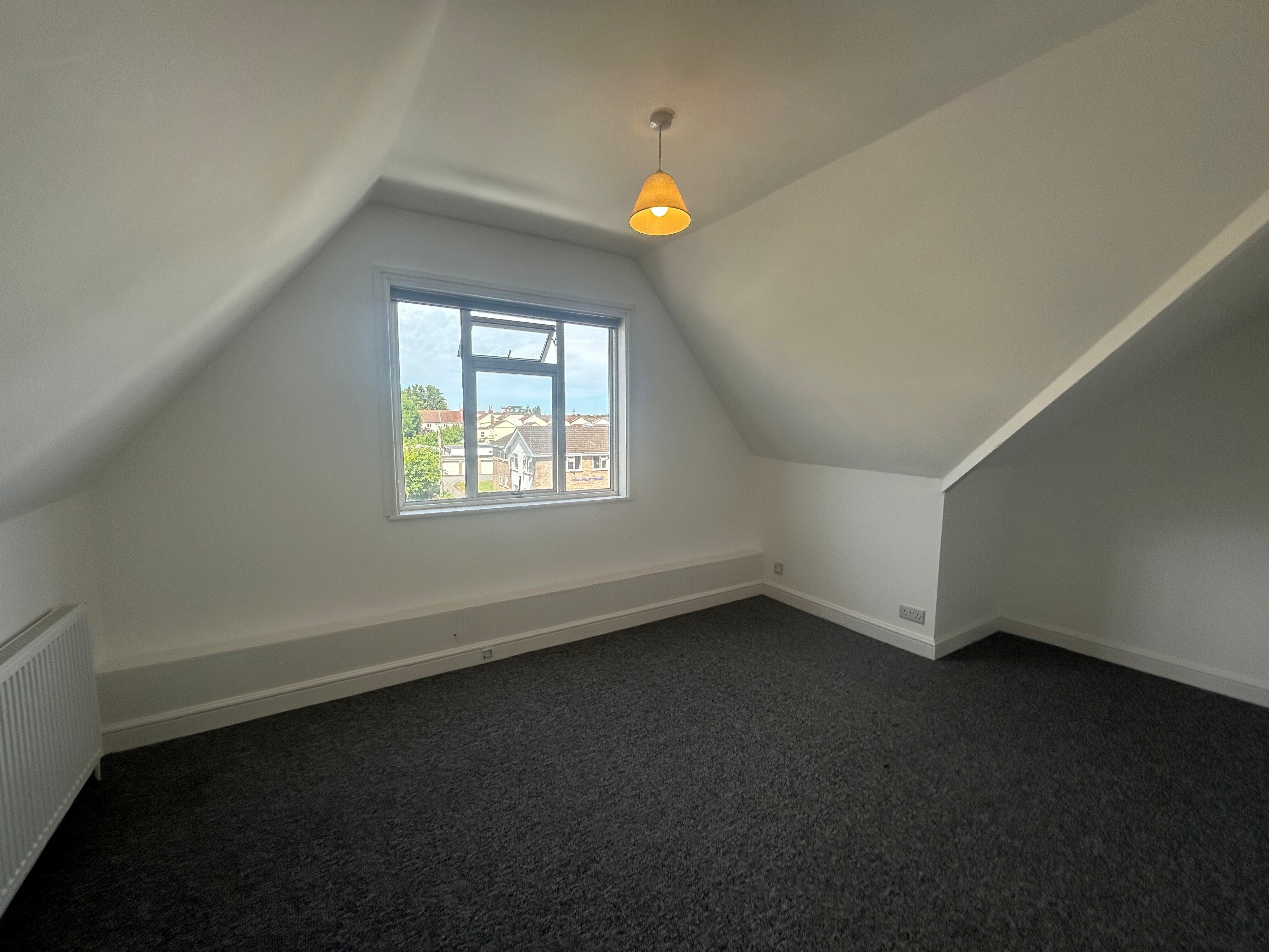 Room Henleaze Road in Bristol