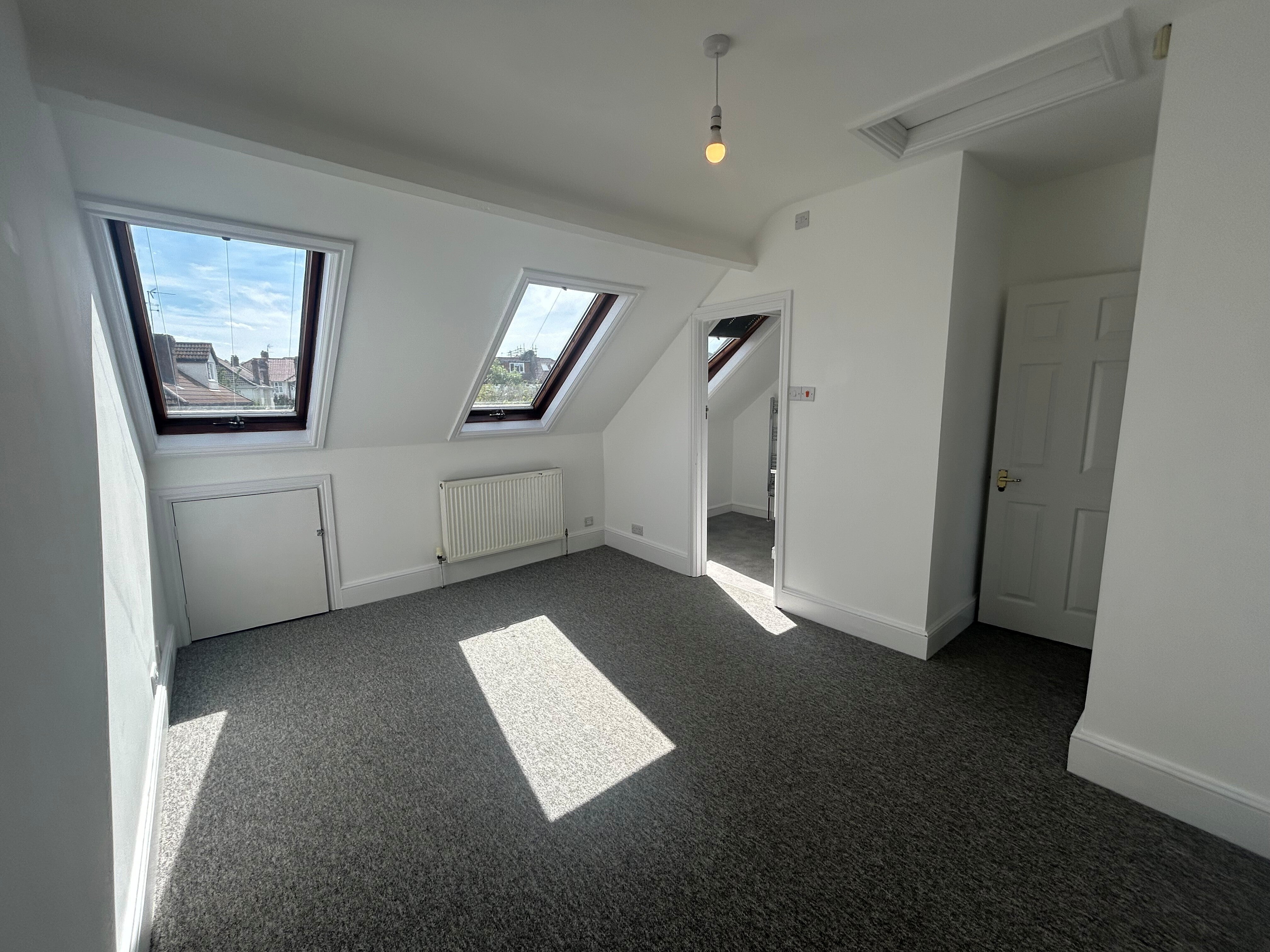 Room Henleaze Road in Bristol