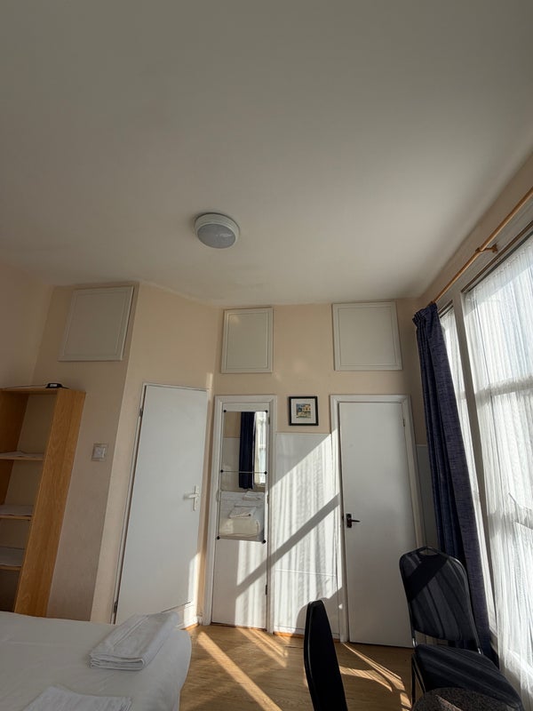 Flat Freeling Street in Greater London