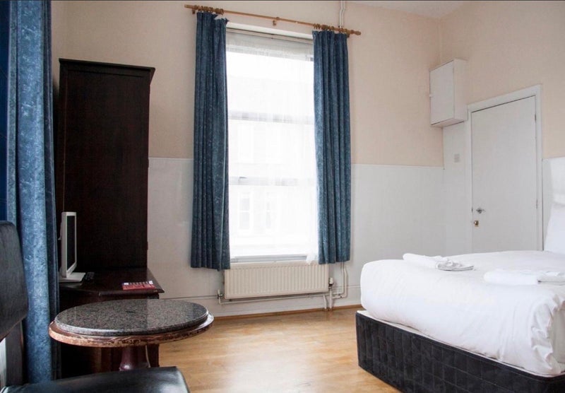 Flat Freeling Street in Greater London
