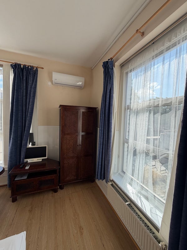 Flat Freeling Street in Greater London