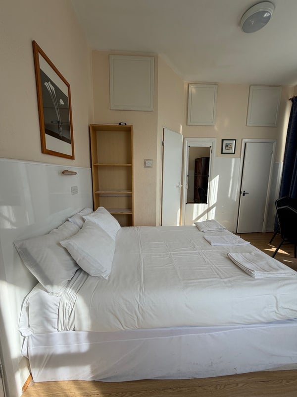 Flat Freeling Street in Greater London