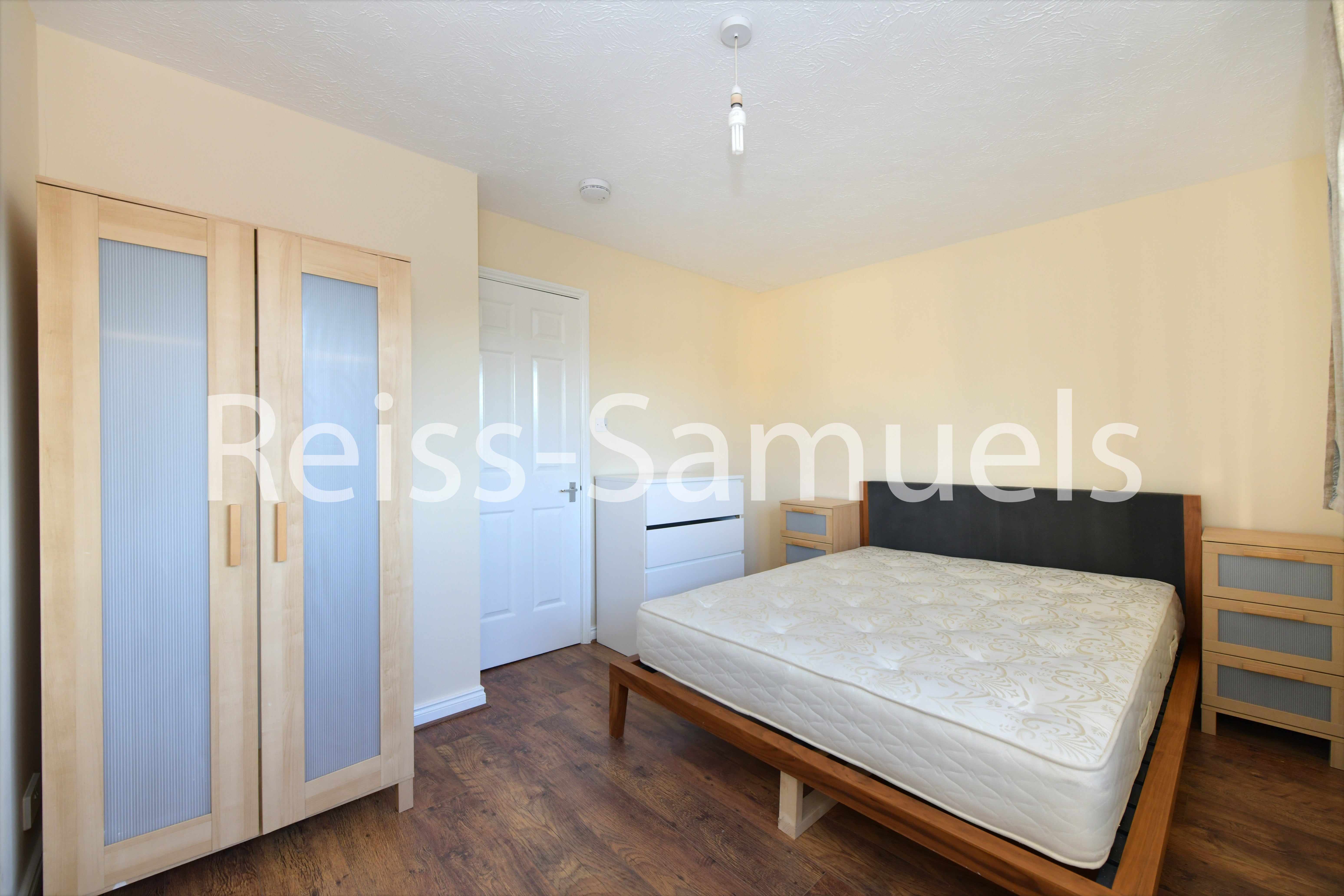 House Cahir Street in Greater London