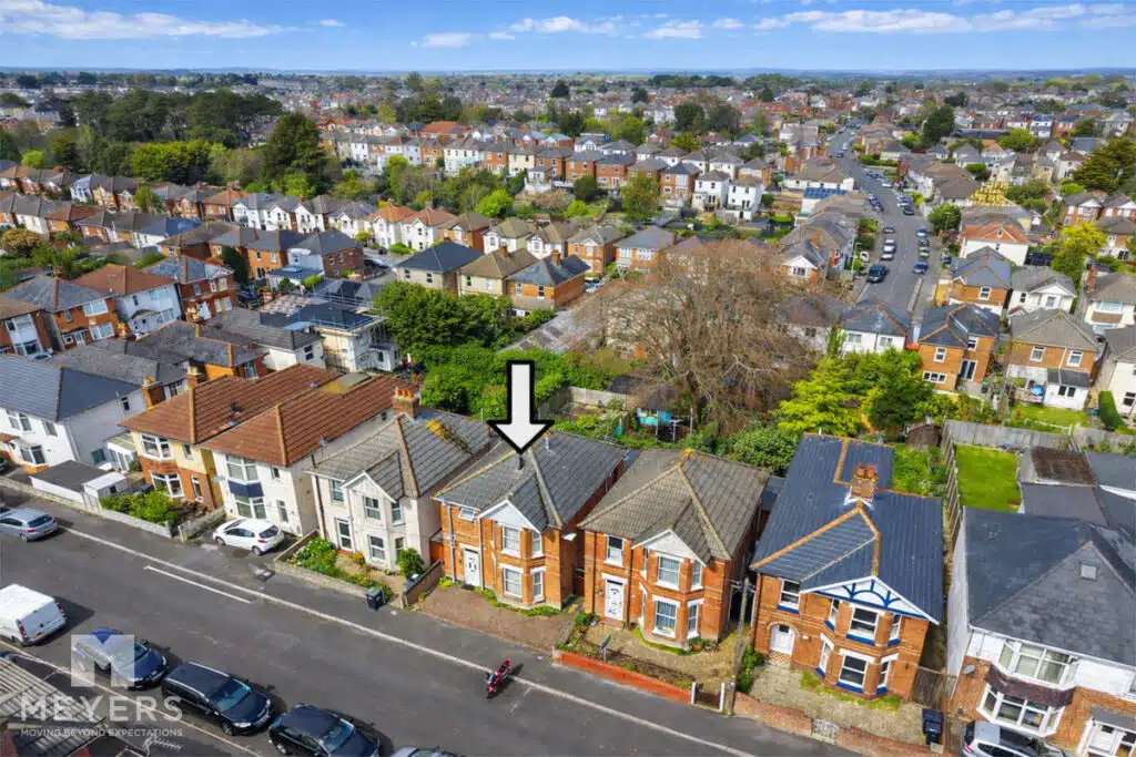 Flat Bishop Road in Bournemouth