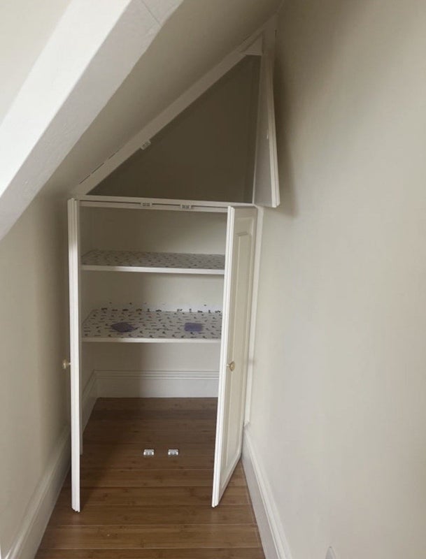 Room Glengall Road in Greater London