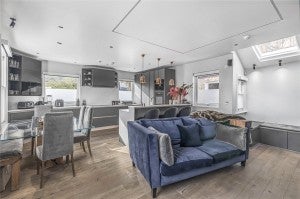 Flat Edenvale Street in Greater London
