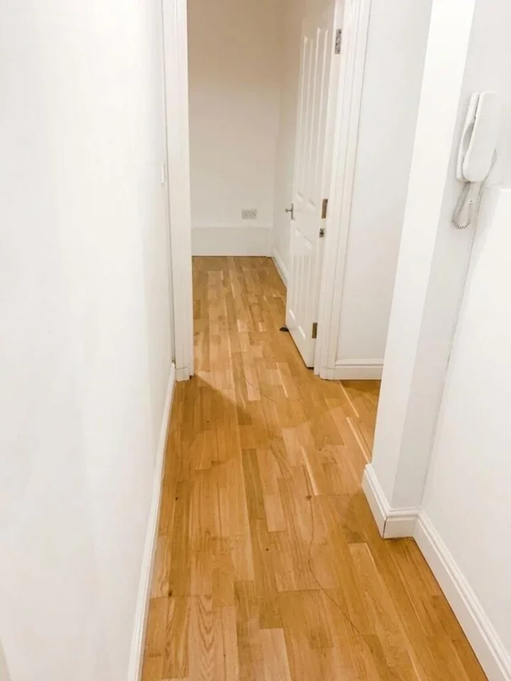 Flat Auckland Rise in Greater London