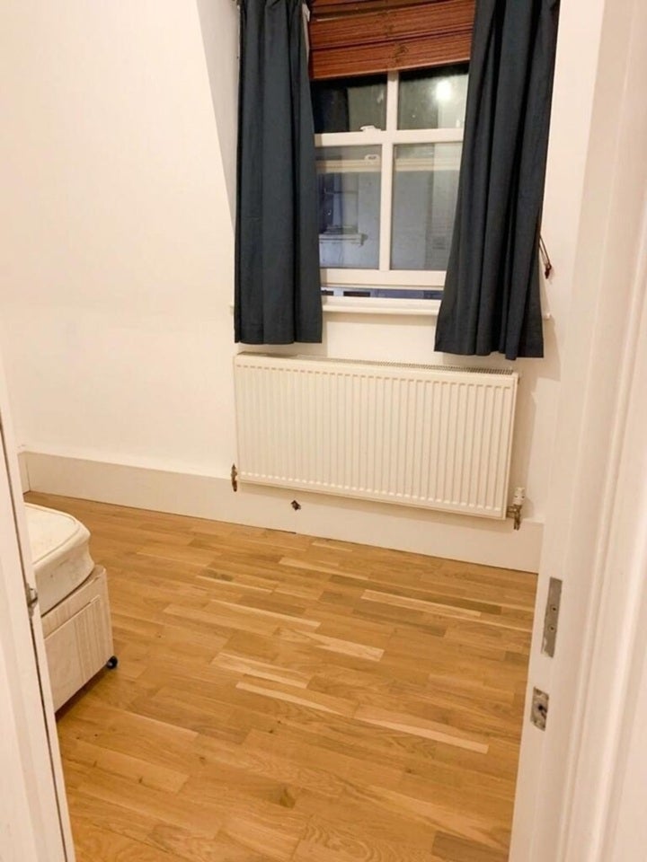 Flat Auckland Rise in Greater London